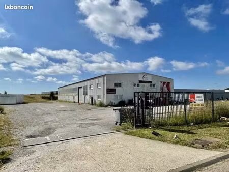 local d'activité 1 160 m²