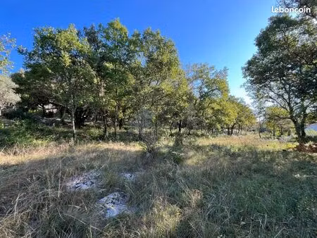 terrain 2 376 m² moules et baucels