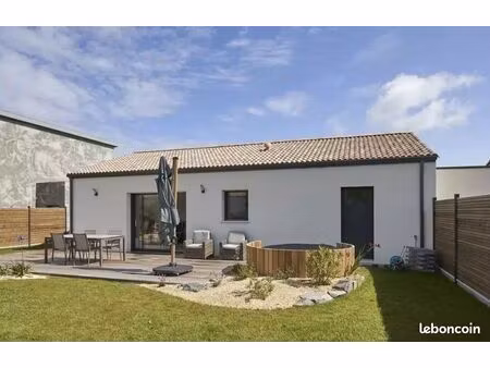 maison 3 pièces 80 m²