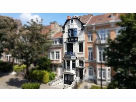 superbe maison de maître à louer dans l'avenue coghen