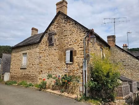 maison en pierre saint-léonard-des-bois