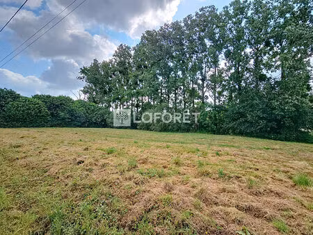 terrain loyat 1350 m2