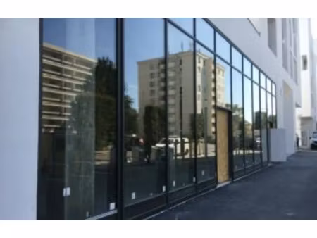 mur commerciaux avec vitrine /centre ville/idéal cabinet médical ou commerces