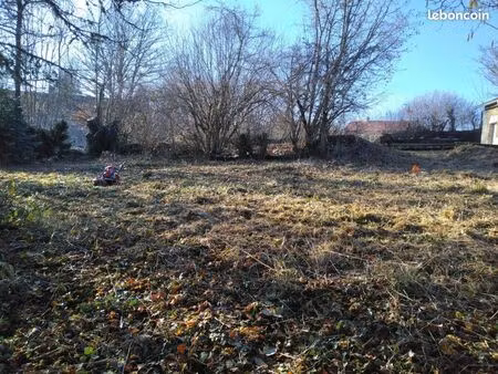 terrain constructible dans un petit hameau