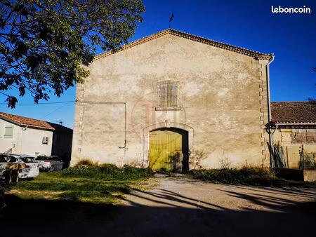 entrepôt 381 m² lattes