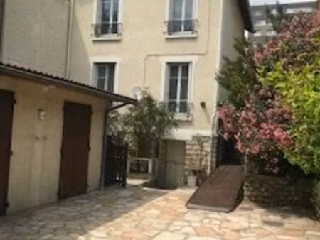 maison - 109 m2 - 8 pieces + s.sol 40 m2 - 248 m2 de terrain