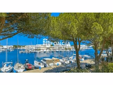 grand studio cabine • terrasse • vue port • meublé • parking + cellier