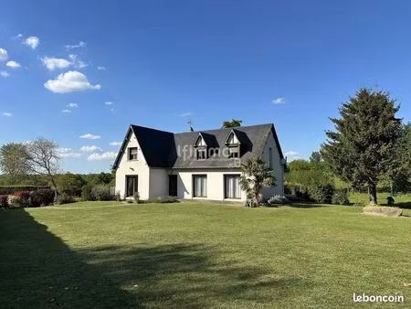 maison 8 pièces 156 m²