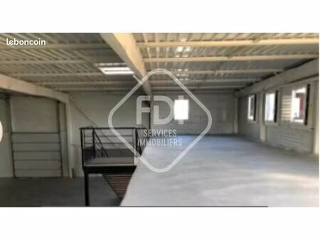 local d'activite 256 m² saint georges d'orques