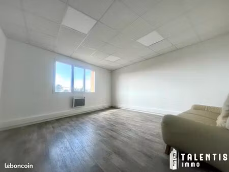 local 25 m² villeneuve-en-retz