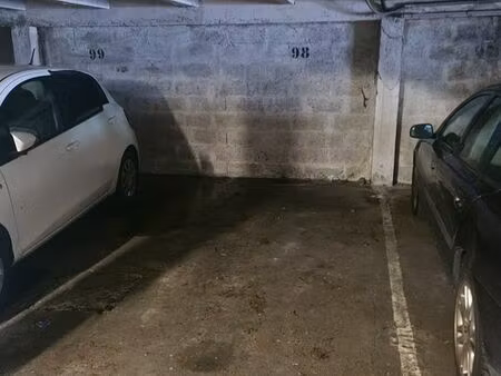 place de parking - île-de-nantes