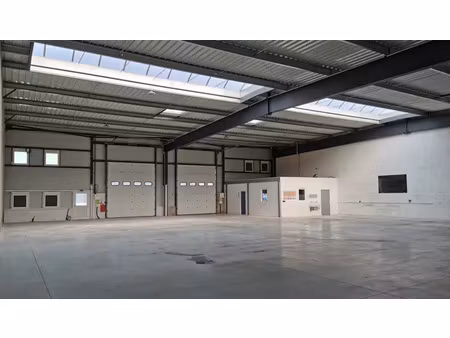 à louer – entrepôt récent avec bureaux – reims cernay / saint-léonard