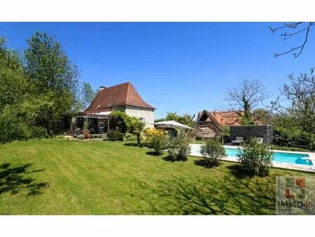 belle maison quercynoise  avec piscine  restaurée avec goût