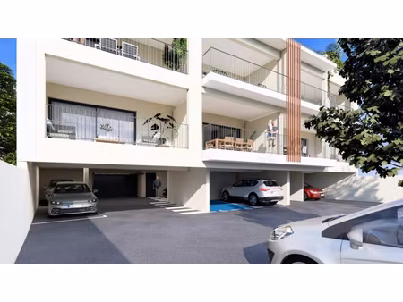 bureau 83 m2 - la crau - proche centre-ville