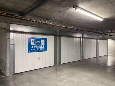 vente garage et parking aux sables-d'olonne (85100) : à vendre / les sables-d'olonne