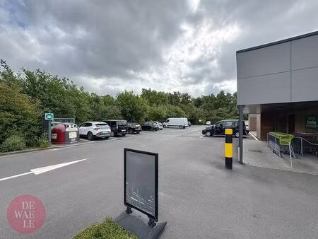 espace commercial spacieux à louer à sint-katelijne-waver