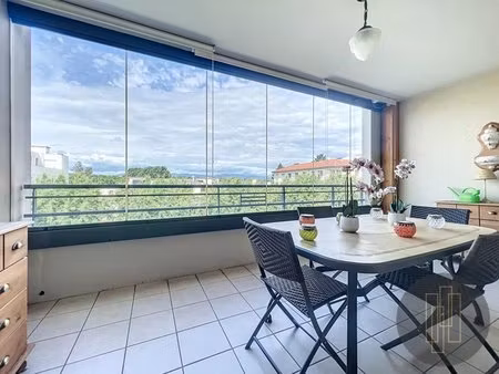 hypercentre - villefranche  t3 96 m² avec terrasse  balcon  garage et cave
