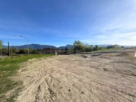 vente terrain 547 m2 à les avenières veyrins-thuellin