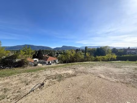 vente terrain 707 m2 à les avenières veyrins-thuellin