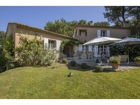 villa de luxe à vendre à séguret