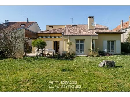 maison de luxe à vendre dans le quartier centre ville-terrasses d'essey-la fallée