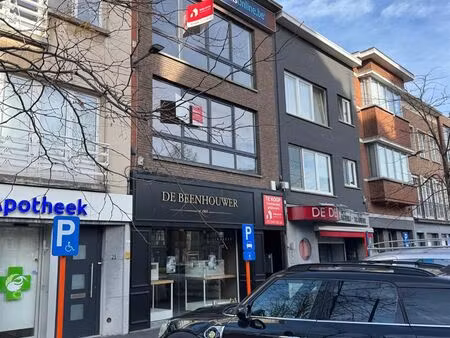 handelsgelijkvloers op topligging in hartje brasschaat