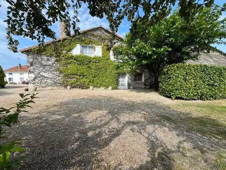 vente maison 9 pièces 255 m² barbezieux-saint-hilaire (16300)