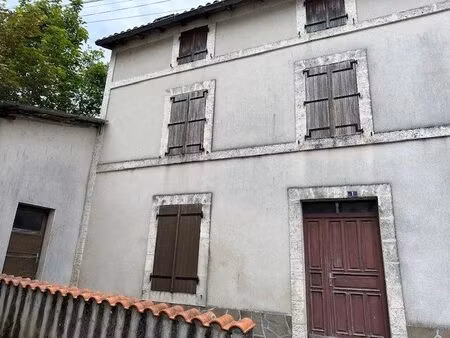 vente maison 3 pièces 76 m² chabanais (16150)