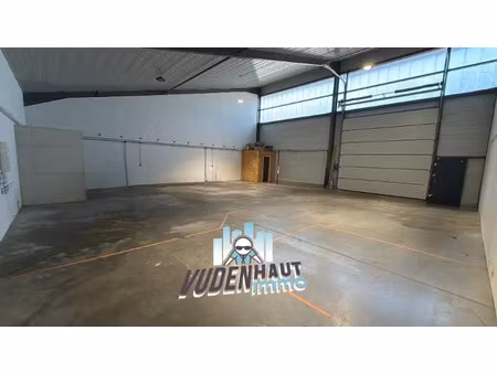 local d'activité 300 m²