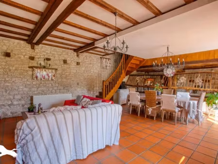 vente maison 5 pièces 177 m² à ginouillac (46300)  384 345 €