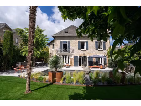 vente maison 10 pièces 260 m² à brive-la-gaillarde (19100)  888 000 €