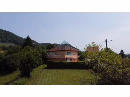 feule - agreable maison sur sous-sol