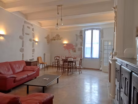 a louer grande maison de maître 6 pièces cave  jardinet  ter