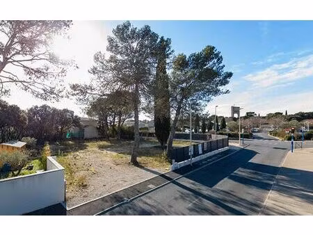 terrain castries m² t- à vendre  350 000 €