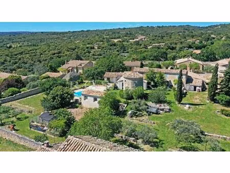 vente maison 12 pièces 240 m² gordes (84220)
