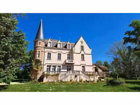 château de style renaissance avec parc de 5 22 ha.