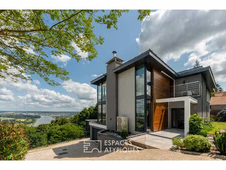 maison d'architecte avec piscine et vue panoramique sur les boucles de seine