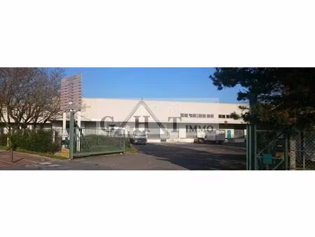 location local industriel 3550 m² à garges-lès-gonesse (95140)