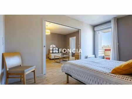 face remparts t2 dans residence senior