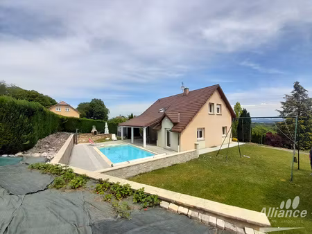 maison familiale de 137.50 m2 avec piscine environnement c