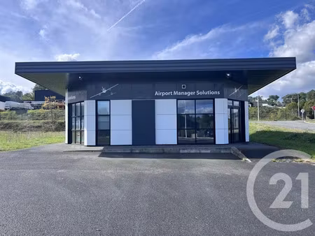 location locaux professionnels à les lèches (24400)  9 600 €