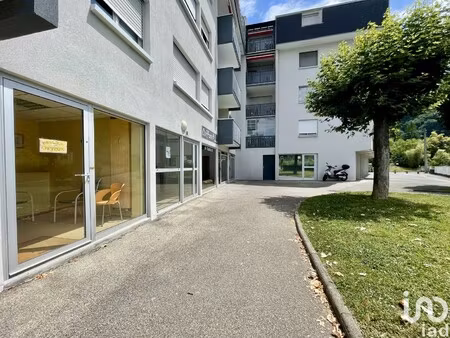 vente murs commerciaux 66 m²