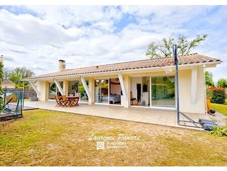 maison récente avec piscine et parc