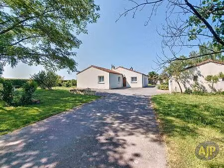 vente maison à vieillevigne (44116) : à vendre / 125m² vieillevigne
