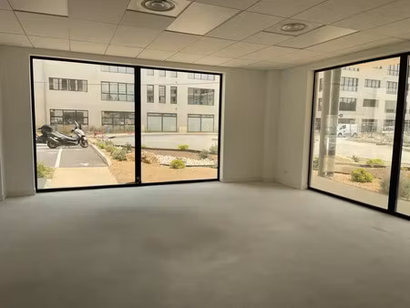 location bureaux 315 50 m2 à gémenos