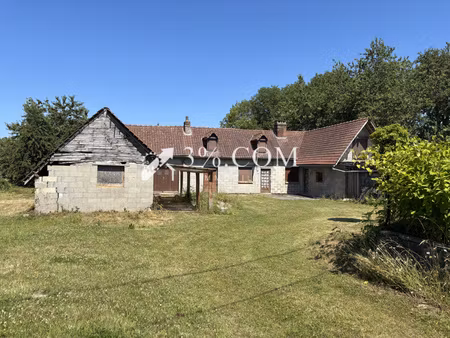 fermette a renover 90m2  combles amenageables  1596m2 de terrain clos - secteur le transla