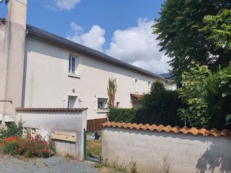 achat immeuble 304m² mauze sur le mignon 79210