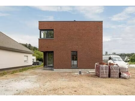 hoogwaardige  vrijstaande nieuwbouwwoning (casco)