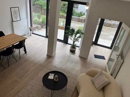 prachtige nieuwe 2 slpk duplex met binnenplaats/terras !