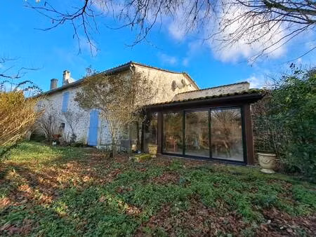 vente maison 5 pièces 248 m² montmoreau (16190)